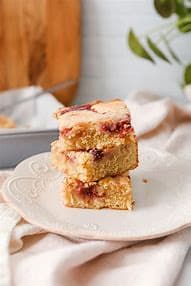 Raspberry blondie Cheesecake