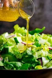 Green Salad with Salad Dressing